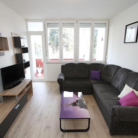 Apartment Lovrin Zára Kültér fotó